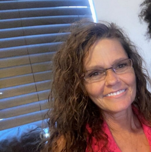 Meet your Posher, Tammy - Picture 2 of 2